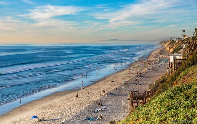 538 4th St, Encinitas CA: https://media.crmls.org/mediaz/13bb701a-1966-4eea-a2e4-0af06c530cc9.jpg