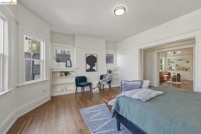 Image 32 of 54 For 523 25th St  