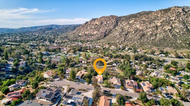 15720 Zeigler Court, Ramona CA: https://media.crmls.org/mediaz/13bbf825-14f0-42d7-a065-5d632bd712b5.jpg