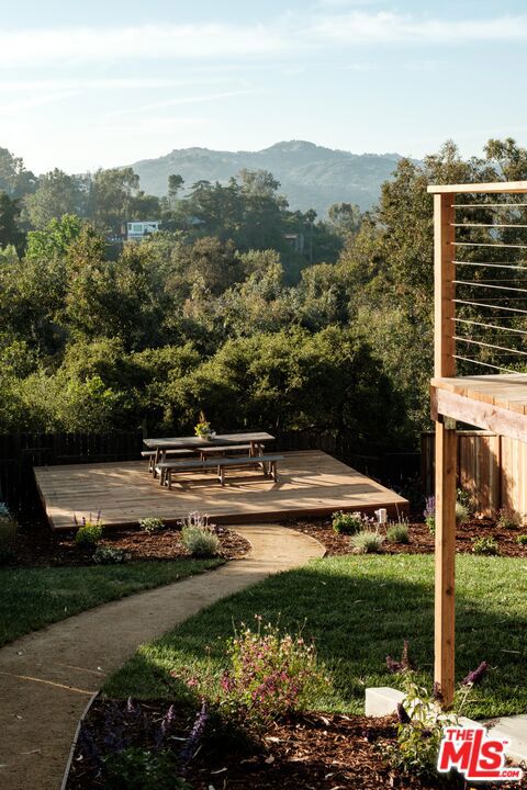 19777 Grand View Drive, Topanga CA: https://media.crmls.org/mediaz/13bc05a1-1de9-45df-b765-9c395e784f78.jpg