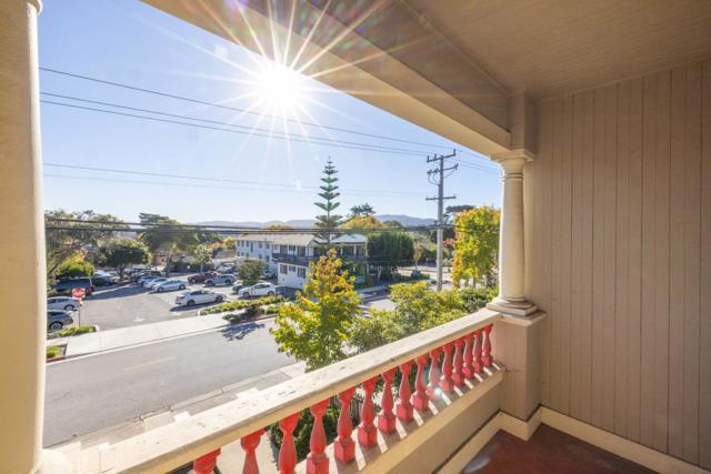 486 VAN BUREN ST, Monterey CA: https://media.crmls.org/mediaz/13bc4629-c0dd-4df1-b11e-5689aa21cad7.jpg