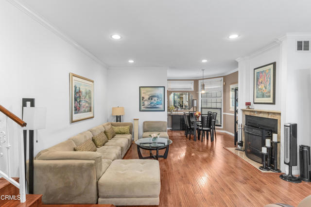 832 Magnolia Avenue, Pasadena CA: https://media.crmls.org/mediaz/13bc8a1e-affa-4564-abd9-aebb9bbd88bb.jpg