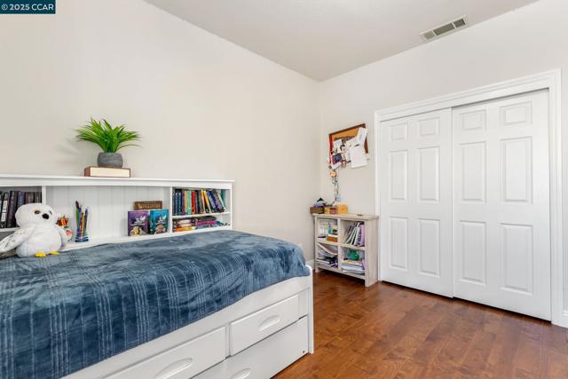 1656 Colchester St, Danville CA: https://media.crmls.org/mediaz/13bdbb7b-0b69-436e-b3ec-e69067b38f4f.jpg