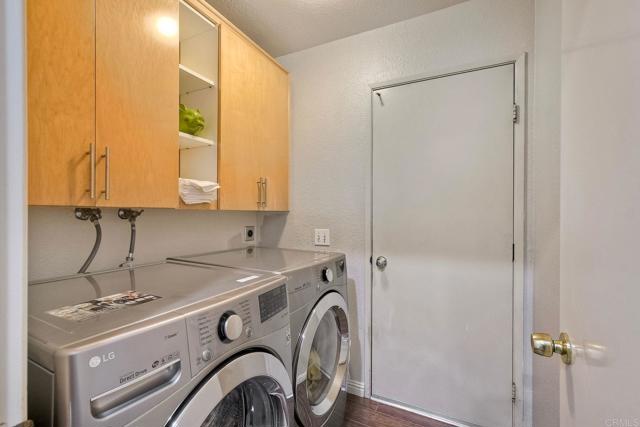 519 Meadow Grove Place, Escondido CA: https://media.crmls.org/mediaz/13be2f6f-5a2f-4339-80c0-e88c0dacdce8.jpg