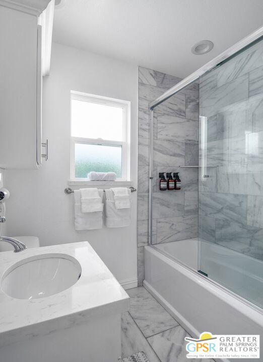 3784 E Calle San Raphael, Palm Springs CA: https://media.crmls.org/mediaz/13be5313-889d-4365-87bc-d1a527d4001e.jpg
