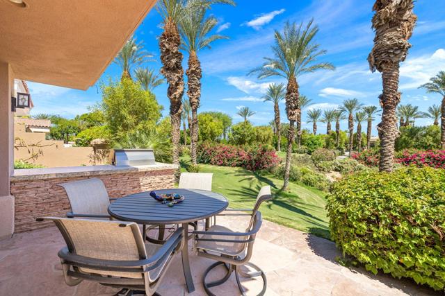 461 White Horse Trail, Palm Desert CA: https://media.crmls.org/mediaz/13be7882-2d35-4697-9231-e1777101de89.jpg