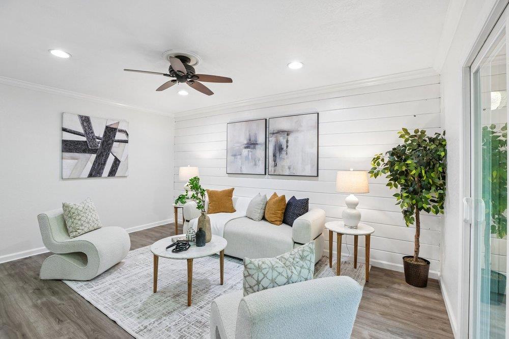 2527 Easton Lane #7