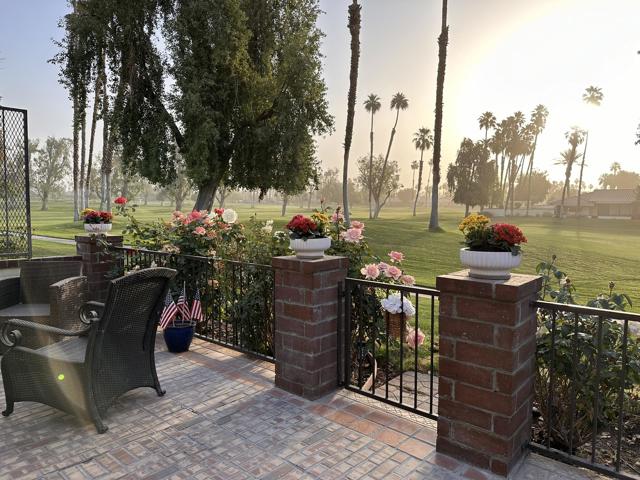 246 Santa Barbara Circle, Palm Desert CA: https://media.crmls.org/mediaz/13bee1f7-7be0-4f2e-97bf-dbd4be0970cf.jpg