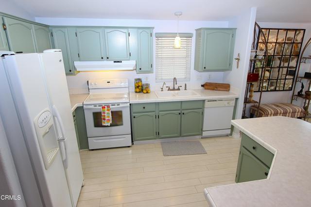 1215 Anchors Way Way, Ventura CA: https://media.crmls.org/mediaz/13bf0b6a-4e24-4f5e-97ff-552c6bdd341d.jpg