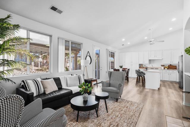 1111 Amelia Place, Escondido CA: https://media.crmls.org/mediaz/13c03599-3990-4fe2-8632-b6f9ea929ef6.jpg