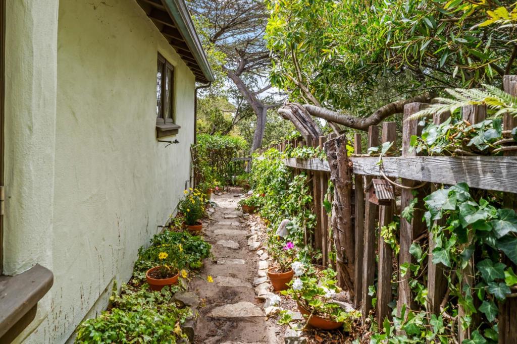 https://media.crmls.org/mediaz/13c04be5-f019-4662-b822-bdad7af110d5.jpg?preset=X-Large