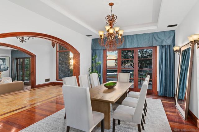 15707 Blue Crystal Trl, Poway CA: https://media.crmls.org/mediaz/13c09fbd-2741-43a5-982a-2f1d886ea5be.jpg