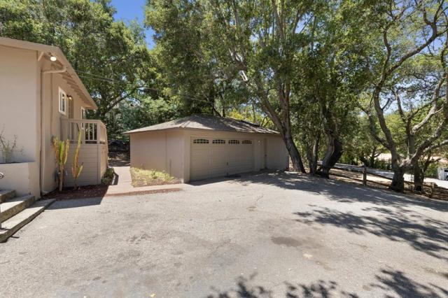 10605 Berkshire Drive, Los Altos Hills CA: https://media.crmls.org/mediaz/13c0ae0a-b511-4d17-a5e7-0da4c763c0e8.jpg