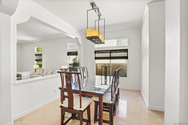 5032 Manor Ridge Ln, San Diego CA: https://media.crmls.org/mediaz/13c10e09-f5f9-436b-8a6d-89e38531b86a.jpg