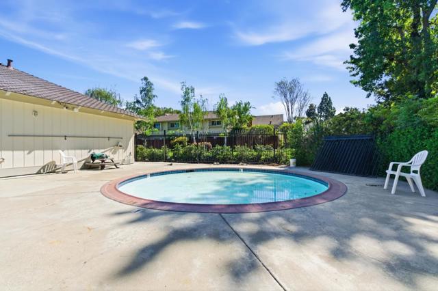 20212 Northcove Square, Cupertino CA: https://media.crmls.org/mediaz/13c143e1-c54a-48bf-852a-50c747d18d00.jpg