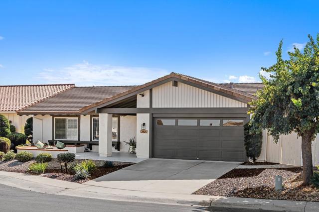 12687 Senda Acantilada, San Diego CA: https://media.crmls.org/mediaz/13c1755d-cdf1-4985-8ee0-1f284d3e6885.jpg