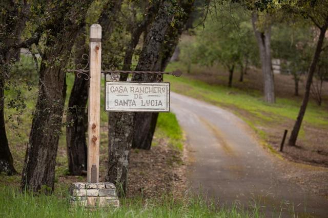 7 Rumsen Trace, Carmel CA: https://media.crmls.org/mediaz/13c17627-a7df-4c95-b86b-c53199a43f05.jpg