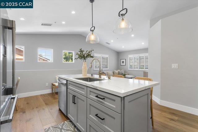 1310 Sutter Creek Ln, San Ramon CA: https://media.crmls.org/mediaz/13c19888-eeaa-421f-9546-51d02014552c.jpg