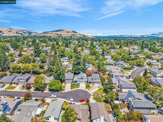 102 Monasterio Ct, San Ramon CA: https://media.crmls.org/mediaz/13c20cd7-8797-4a35-a834-aaaaed073572.jpg