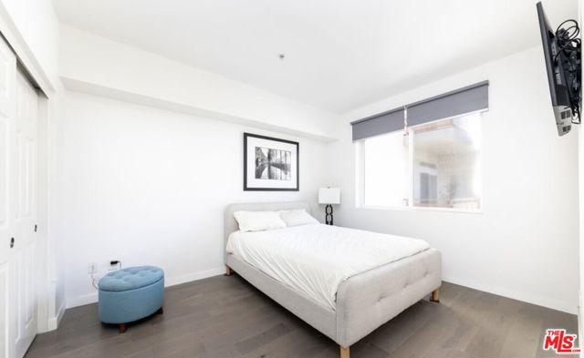 13200 Pacific, Playa Vista CA: https://media.crmls.org/mediaz/13c24f95-4008-443e-a36e-d878a47e9c50.jpg