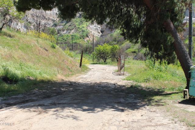 17000 South Mountain Road, Santa Paula CA: https://media.crmls.org/mediaz/13c26926-6992-4e2b-855a-6ccf19a1c9ee.jpg