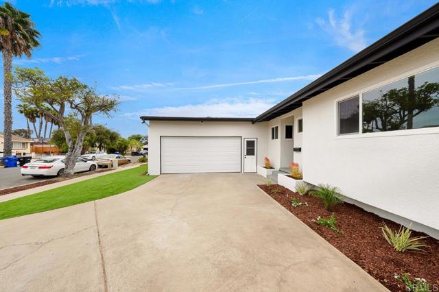 9015 Sovereign Rd, San Diego CA: https://media.crmls.org/mediaz/13c298f3-b930-4ab5-8a1e-06f0c722461c.jpg