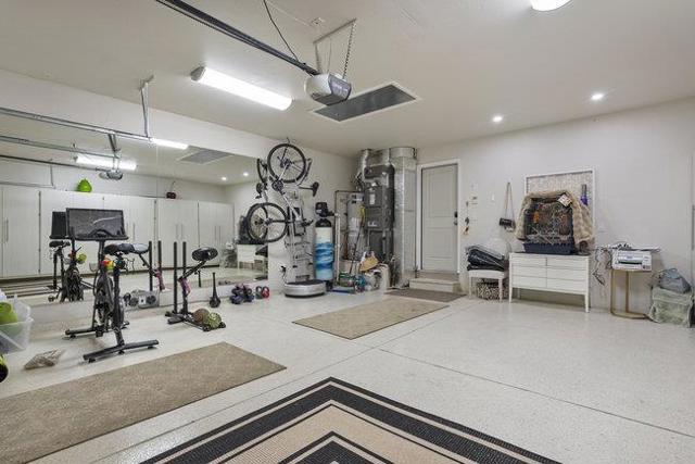 5958 Dry Oak Drive, San Jose CA: https://media.crmls.org/mediaz/13c3428e-d97d-4f05-9197-07a1fe7be496.jpg