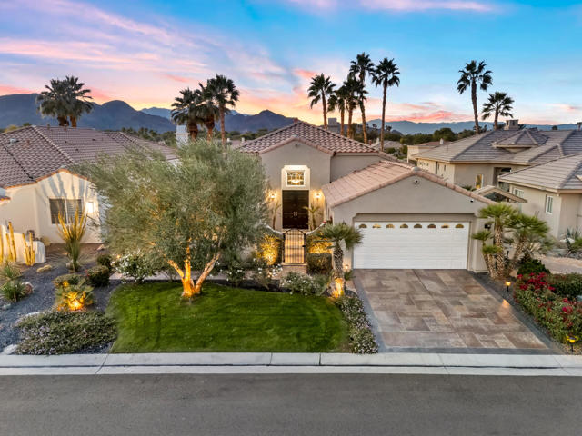 50605 Verano Drive, La Quinta CA: https://media.crmls.org/mediaz/13c498bc-295a-4576-8c9e-71b0c8a27570.jpg