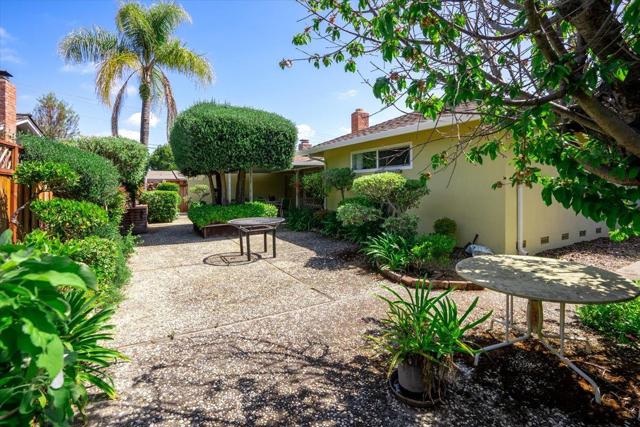 18654 Aspesi Drive, Saratoga CA: https://media.crmls.org/mediaz/13c49b5b-698a-4a14-908b-dfcc0261c725.jpg