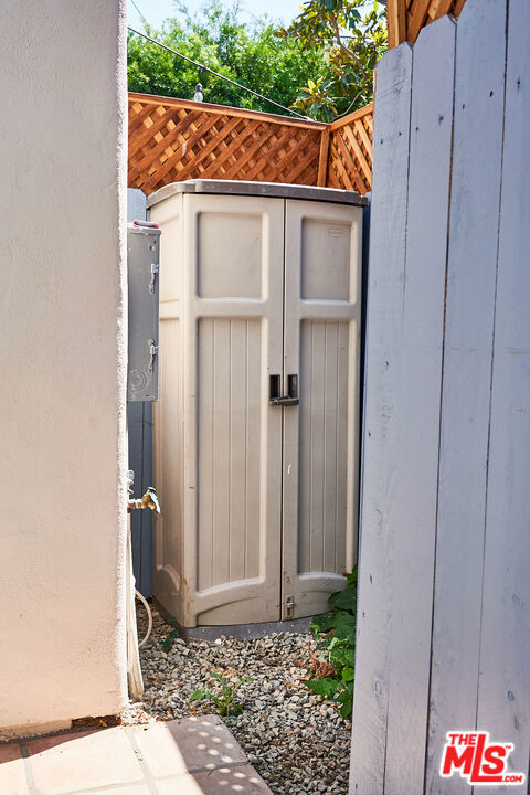 https://media.crmls.org/mediaz/13c5f6de-8841-4254-9712-c8d1ea12c230.jpg?preset=X-Large
