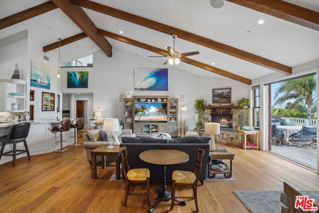30119 Harvester Road, Malibu CA: https://media.crmls.org/mediaz/13c6a278-9513-48e3-b3dd-05fa96ce6e1c.jpg