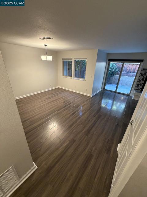 105 Via Cabrera Ln, Martinez CA: https://media.crmls.org/mediaz/13c77e66-980e-493d-851a-c784113f46b0.jpg