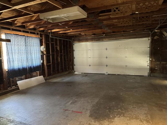8223 Tiara Street, Ventura CA: https://media.crmls.org/mediaz/13c7bb5a-be56-4154-9e2e-3a0738d47d79.jpg