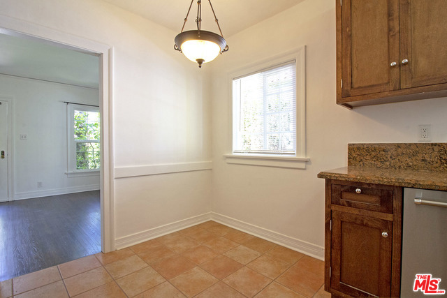 3403 Glenhurst Avenue, Los Angeles CA: https://media.crmls.org/mediaz/13c7e4f6-4c22-42e8-a658-ba3316600731.jpg