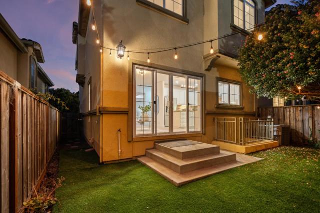 811 La Montagne Place, South San Francisco CA: https://media.crmls.org/mediaz/13c803ec-0ded-4cea-bb53-0067bd53f06a.jpg