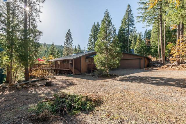 851 Mountain Aire Lane, Trinity Center CA: https://media.crmls.org/mediaz/13c831bb-14f4-40fa-88c2-b7b4d728b341.jpg
