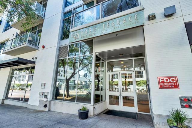 206 Park Blvd, San Diego CA: https://media.crmls.org/mediaz/13c8609d-f6aa-4821-bbe5-22a39f96f637.jpg