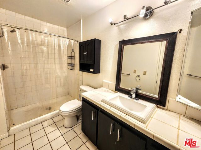 1940 N Highland Avenue, Los Angeles CA: https://media.crmls.org/mediaz/13ca6d02-e182-40df-a9c0-d1fec116e4cc.jpg