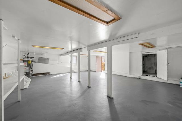 2523 23rd Avenue, Oakland CA: https://media.crmls.org/mediaz/13cb781b-d02d-4c3a-8c81-720ef4165713.jpg