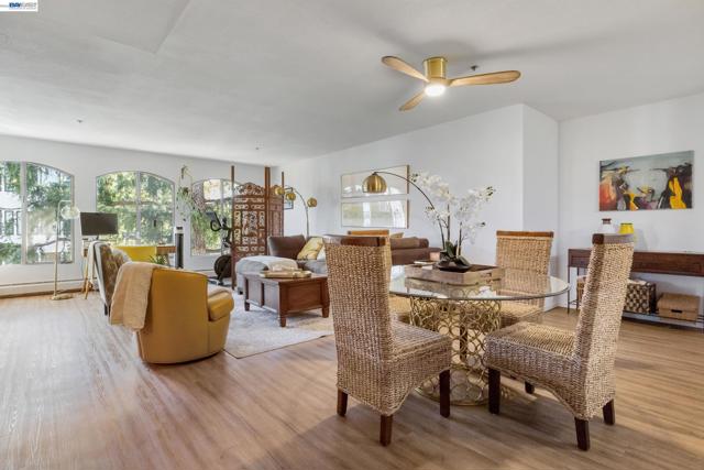 5405 Carlton St, Oakland CA: https://media.crmls.org/mediaz/13cb9982-54ba-420d-9294-06378cabff04.jpg