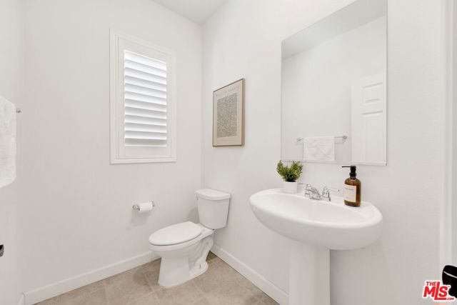 17028 Zion, Santa Clarita CA: https://media.crmls.org/mediaz/13cc1577-4934-4e56-a4e3-6e887b050304.jpg