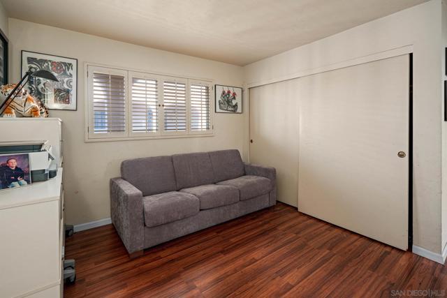 2540 Clairemont Dr, San Diego CA: https://media.crmls.org/mediaz/13ccf7eb-8fb2-4df1-a8c4-76338034c4a6.jpg