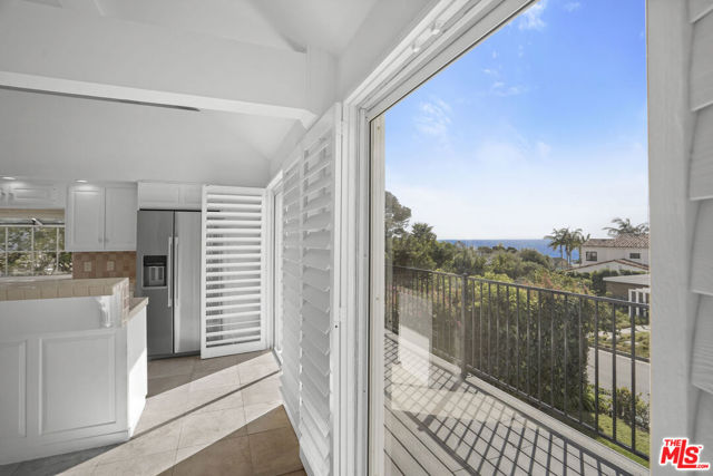 31763 Cottontail Lane, Malibu CA: https://media.crmls.org/mediaz/13ccfa41-4a25-4ed8-8e5c-f8f692874e8a.jpg