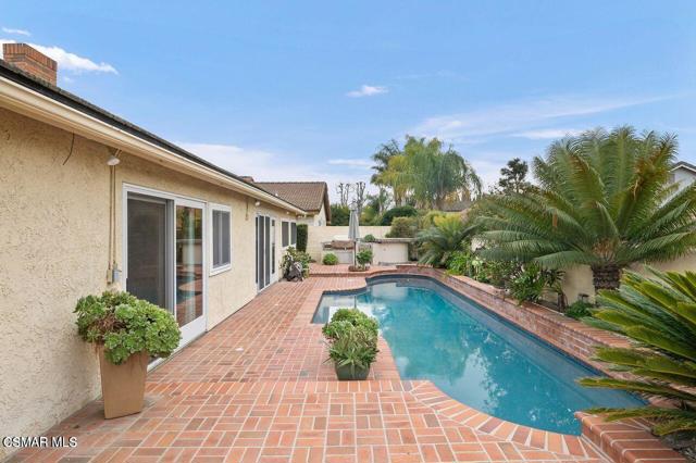 3294 Sierra Drive, Westlake Village CA: https://media.crmls.org/mediaz/13cd56c1-5799-48cf-a812-9ffc178c1ea3.jpg