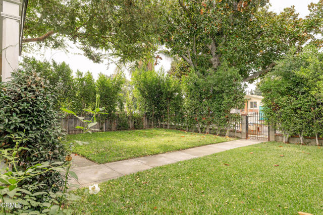 Detail Gallery Image 18 of 25 For 900 N El Molino Ave, Pasadena,  CA 91106 - 3 Beds | 1 Baths