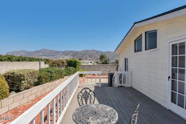 975 W Telegraph Road, Santa Paula CA: https://media.crmls.org/mediaz/13ce0aef-d564-4289-b16d-36ac2f366ebc.jpg