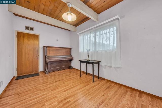 1246 Otis Dr, Alameda CA: https://media.crmls.org/mediaz/13ce1afc-32a8-4f49-ba52-c51941a061cb.jpg