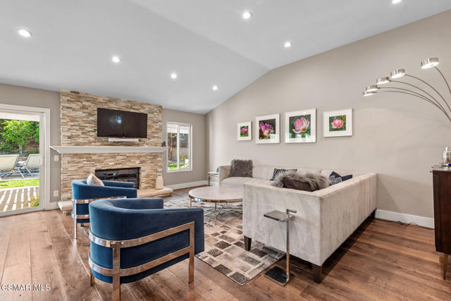 4953 Kilburn Court, Oak Park CA: https://media.crmls.org/mediaz/13cec6cd-d110-4e62-b96a-b8d288ada36a.jpg