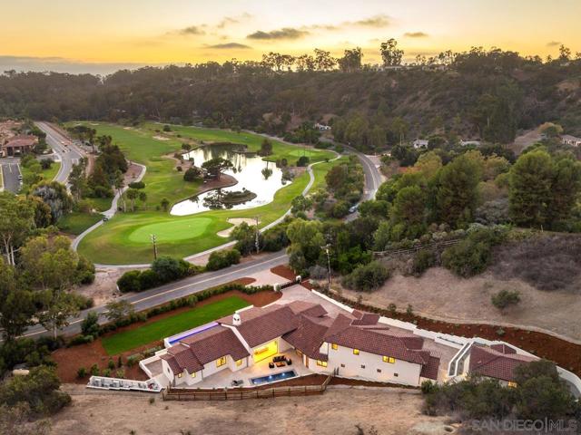 5758 Las Palomas, Rancho Santa Fe CA: https://media.crmls.org/mediaz/13cf0729-0e44-469e-a59f-543d146434eb.jpg