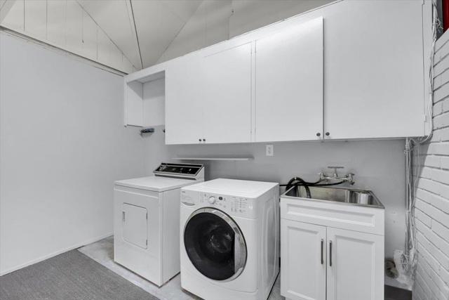 1633 Dallas Court, Los Altos CA: https://media.crmls.org/mediaz/13cf1c11-864a-4f71-8eca-290ae52057c3.jpg